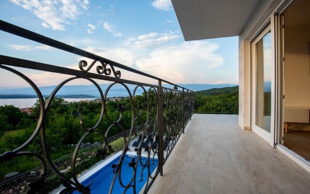 Beautiful Home in Klimno With Sauna, Wifi and 4 Bedrooms