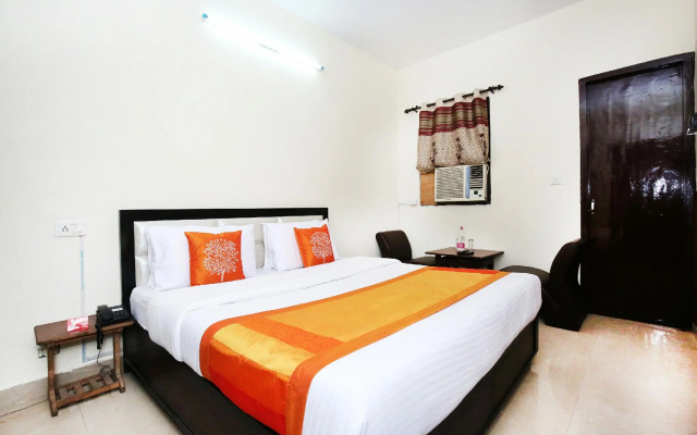 OYO 10377 Hotel Tango