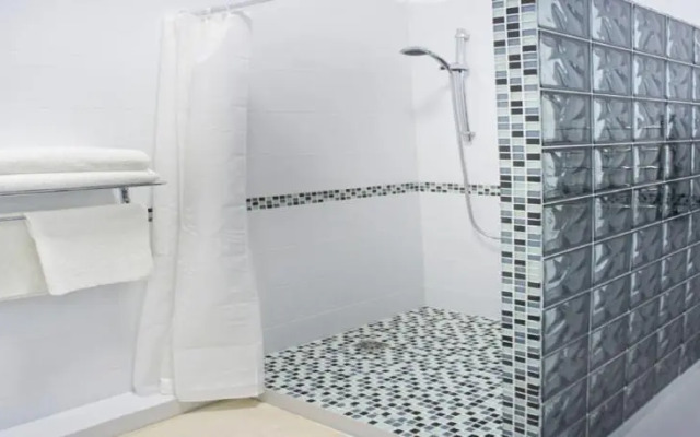 Нерл ФроОтель