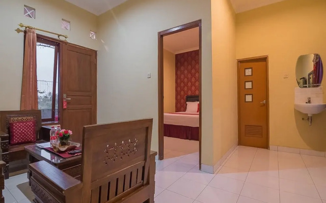 RedDoorz near Desa Wisata Kasongan
