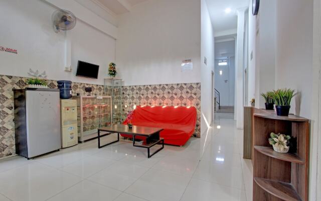 OYO 93095 New Puspa Residence