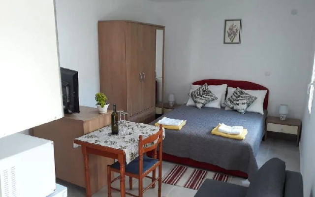 Studio Apartment Garden