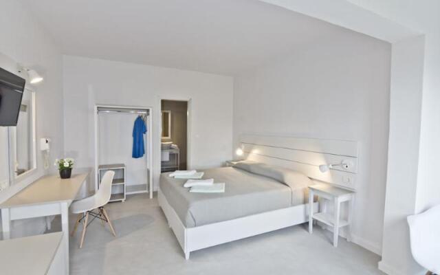 Gregory Peck Beach Break Apartments