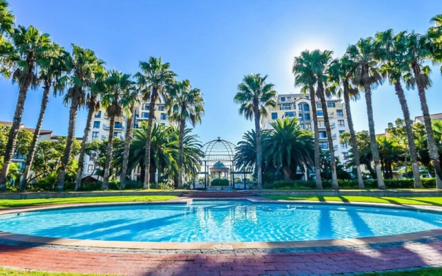 Island Club G18 by CTHA