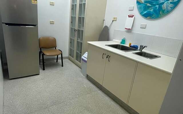 Budget Motel Rooms, 1Short St Morisset