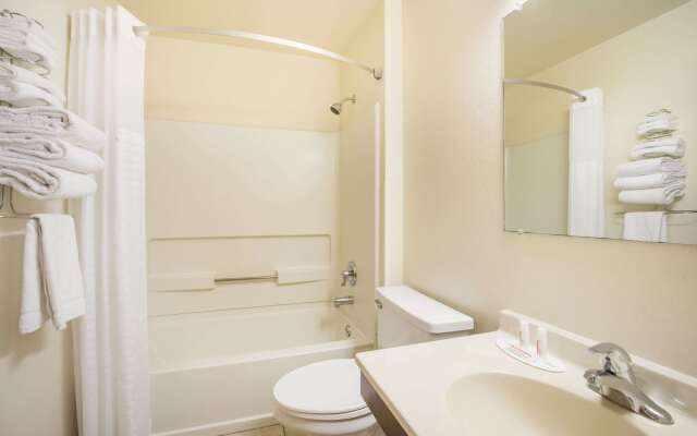 Super 8 by Wyndham Harlingen TX