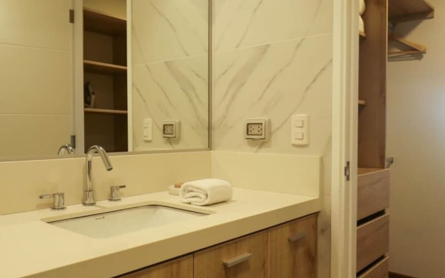 w Modern 1BR With Balcony in Miraflores