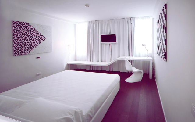 MO.OM Hotel