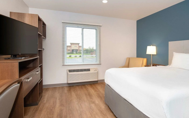 WoodSpring Suites Carol Stream - Chicago