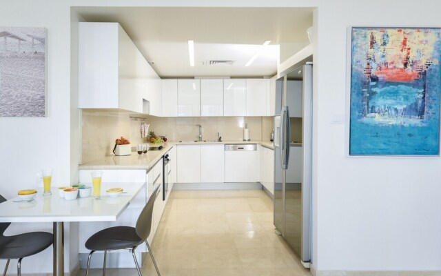 Deluxe 2 Bedroom Apartment in Herzylia