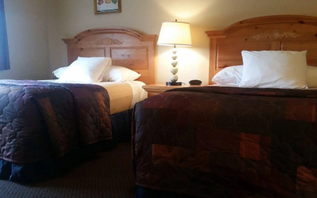 Lakeshore Inn & Suites