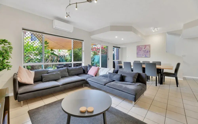 Tranquil 3-bed Unit With Lush Garden Views
