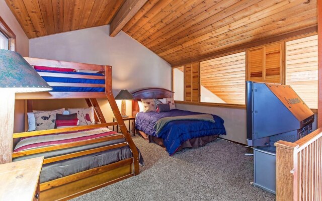 Winterset #33 - Near Golf, Shops & Eats!