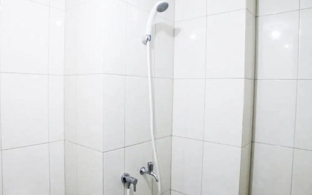 Pool View Studio Apartment @ Springlake Summarecon