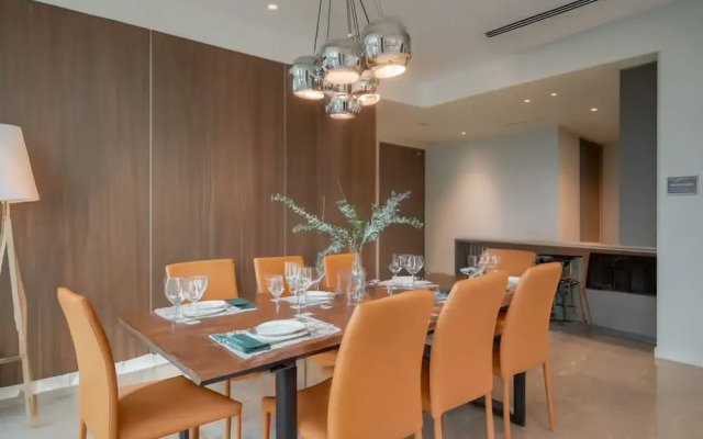 Metropole Urban Residence