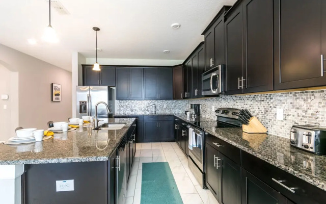 4707 Sleepy Hollow Drive