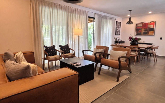Modern 3BR Pool & Gym in Nueva Escondida
