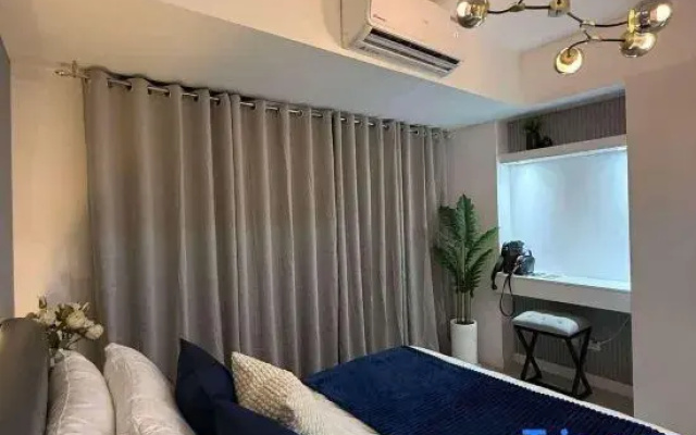 Luxury Skyview Retreat Cityscape