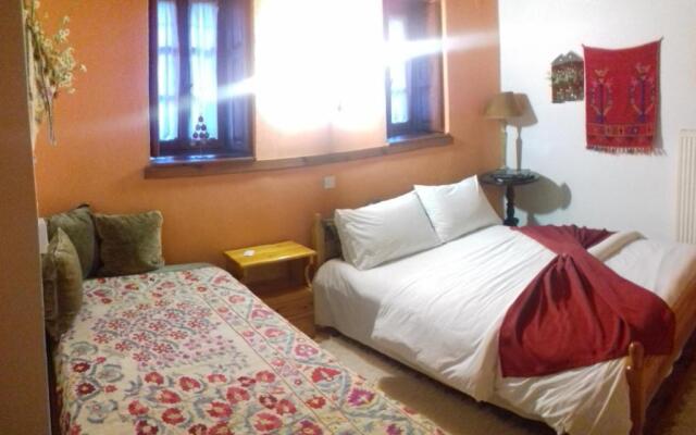 Traditional Rooms Papigko