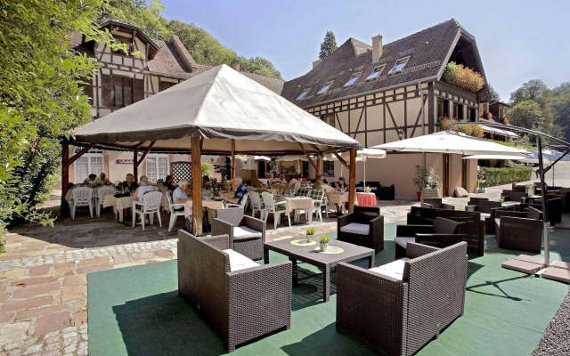 Logis Hotel Domaine Le Moulin