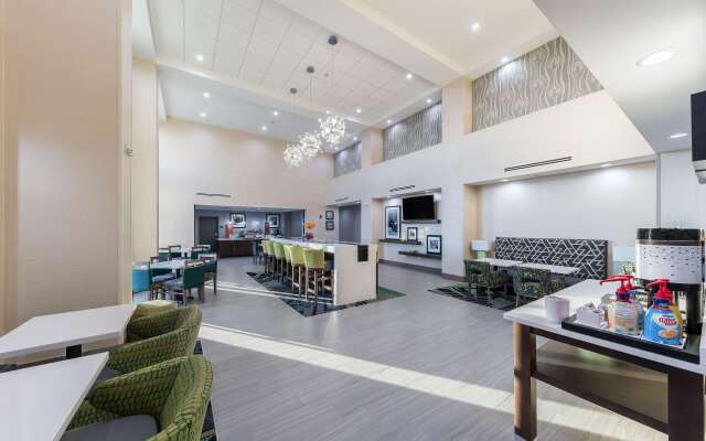 Hampton Inn & Suites Pryor