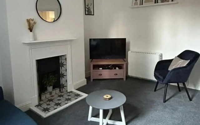Host Stay Priory Docks Apartment