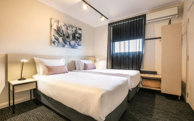 Nightcap at Hendon Hotel – Guest Rooms – Adelaide