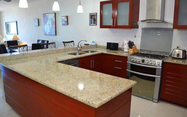 Condo Torre Diamante 305 by MDR