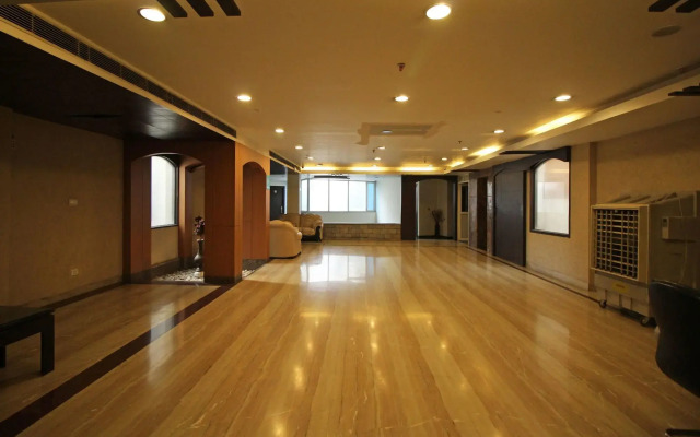 Hotel Mint Park Blue by OYO