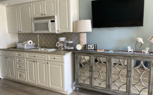 Le Boot Oceanfront Suites