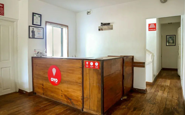 OYO 10483 Hotel The Signature Crest