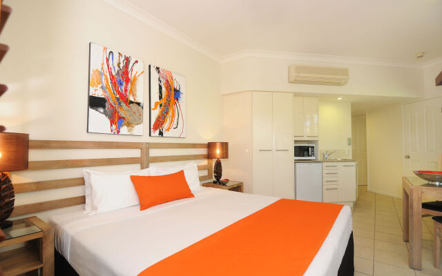 Meridian Port Douglas - Adults only