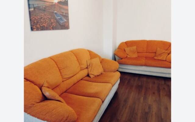 FM Premium 1-BDR Apartment - Colorful Central