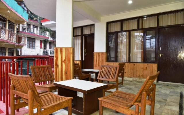 OYO 8455 Hotel Akash