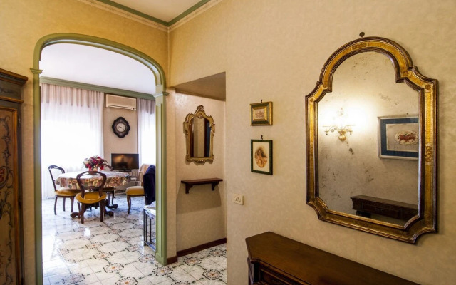 Aurelio&Vaticano Elegant Flat