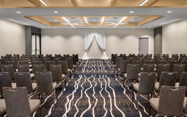 Delta Hotels by Marriott Minneapolis Northeast