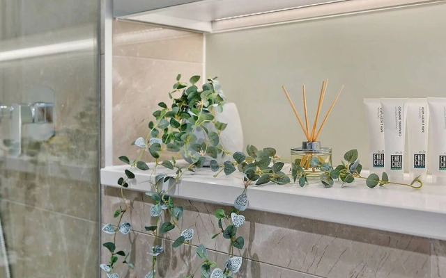 Min to Olympic Park Family 3 BED Luxury APT Nwp002