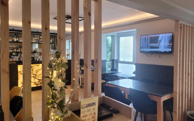 The Gatwick White House Hotel
