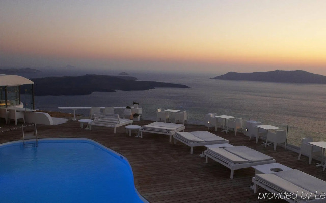 Sun Rocks Boutique Hotel