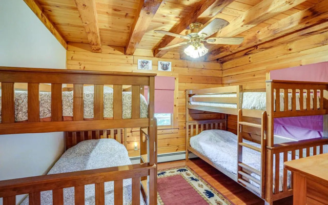 Spacious Wilmington Cabin: Walk to Lake