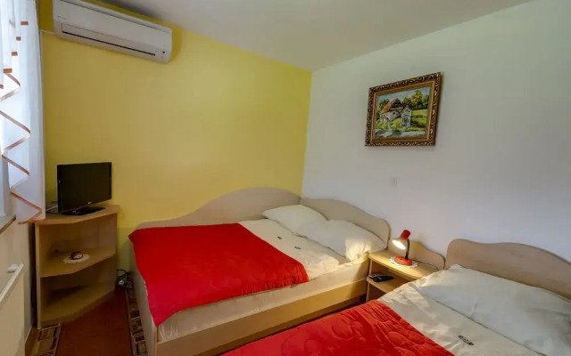 Rooms & Apartments Jana