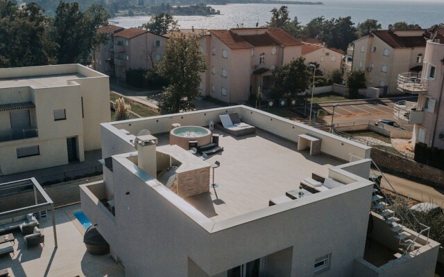 Exotic Villa in Novigrad With Private Swimming Pool