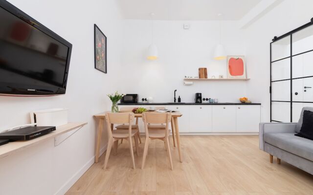 Apartment Dwernickiego Cracow by Renters