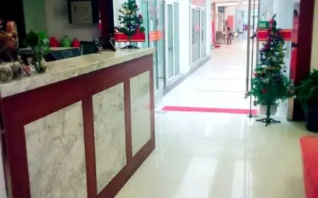 Shanghai Huating Hotel (Chonggu Zhaochong Highway Branch)