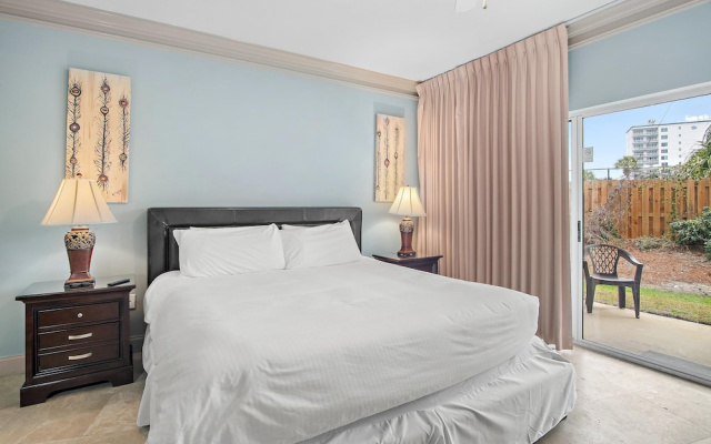 Beach Pointe 301