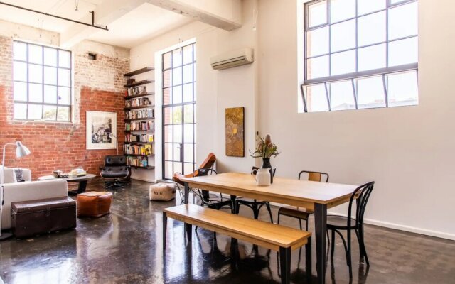 Stylish Warehouse Conversion In The Heart of Fitzroy