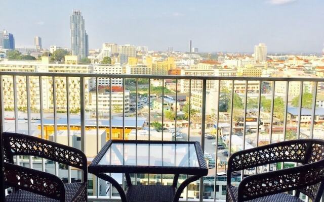 The Base Pattaya Horizon Inn