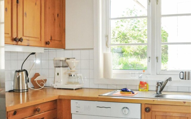 Beautiful Home in Flekkerøy With 4 Bedrooms and Wifi