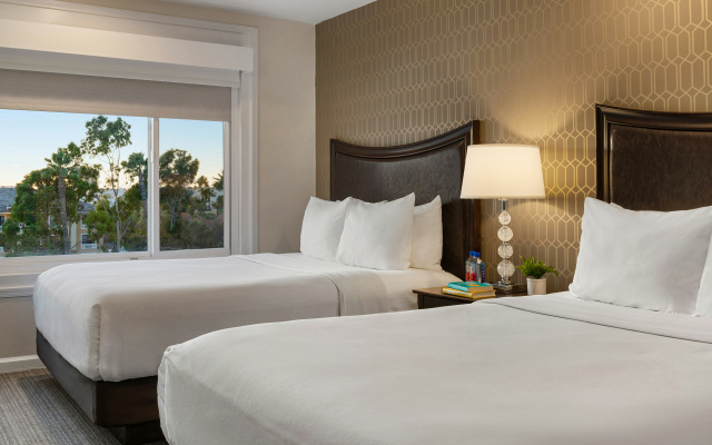 Peacock Suites