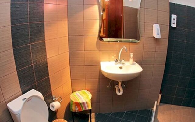 Tonia Hotel